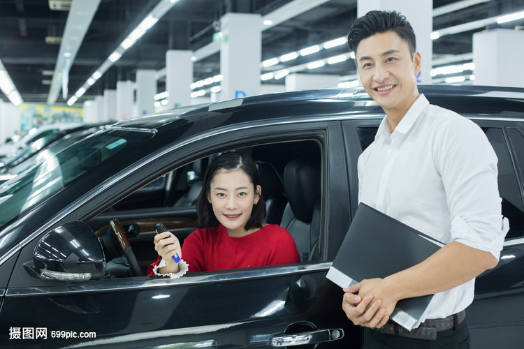 汽車(chē)銷(xiāo)售成交交付鑰匙 關(guān)鍵環(huán)節(jié)與客戶(hù)體驗(yàn)